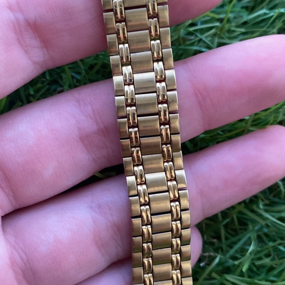 GUCCI DIAMOND S-STEEL BLACK DIAL GOLD-TONE WOMEN'S WATCH 9200L-0037540 - Picture 9 of 10